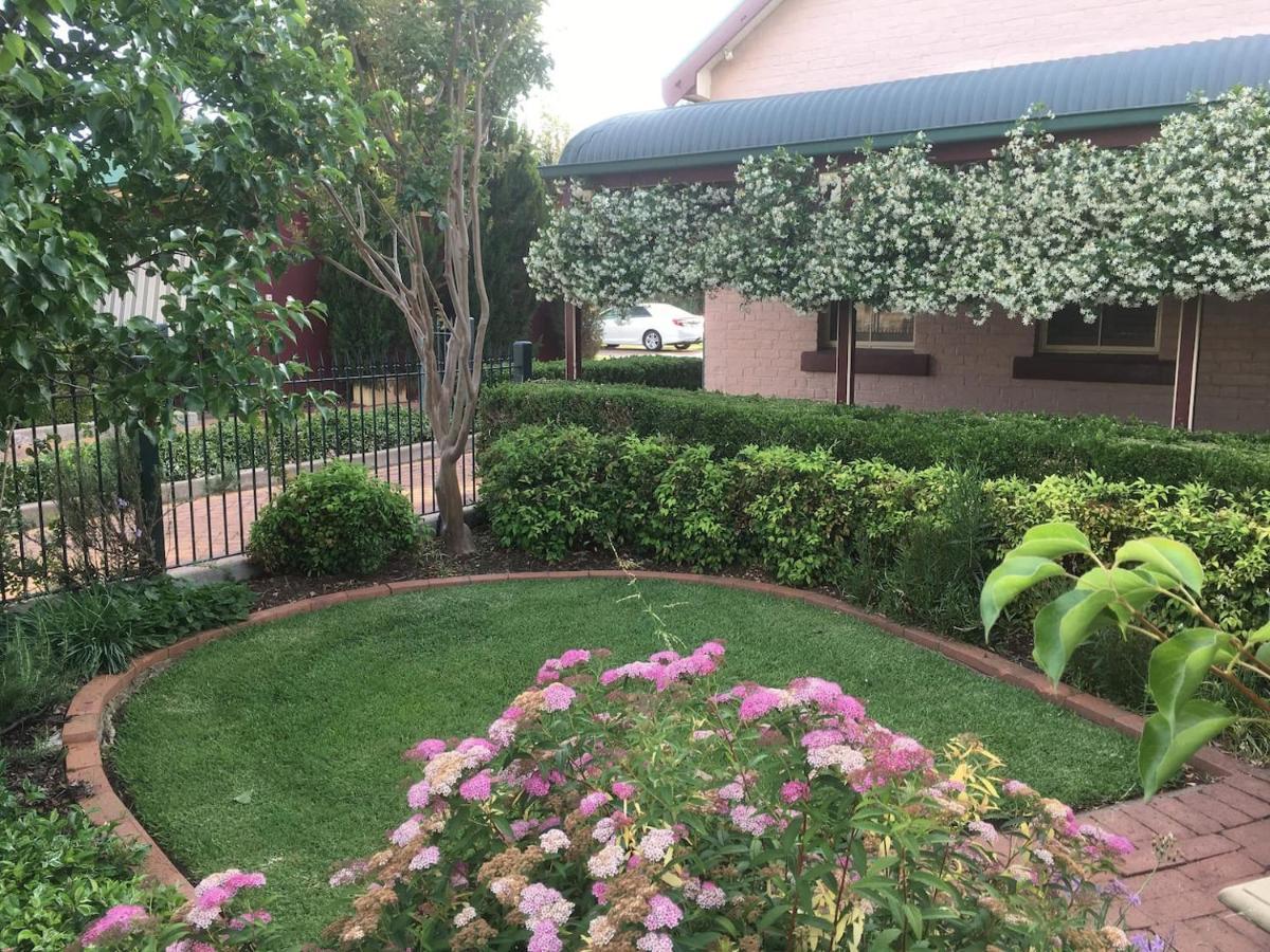 Country Apartments Dubbo Exterior photo